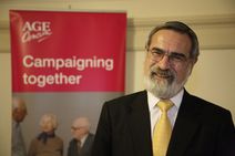 Rabbi Sir Jonathan Sacks beim National Poverty Hearing (Westminster, 6.12.2006)